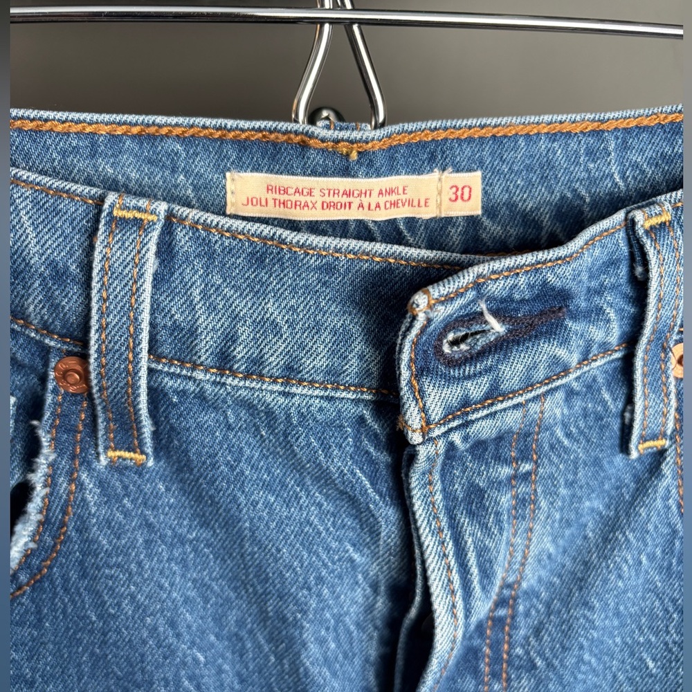 Levi's Ribcage Straight Ankle Jeans - Picture 4 of 8